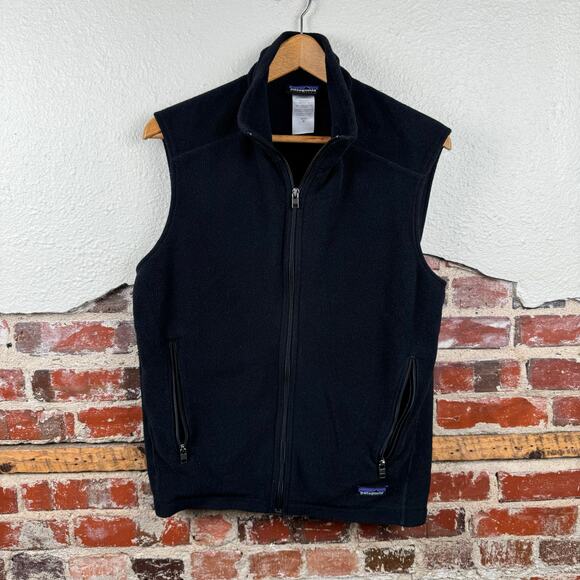 Vintage Patagonia Jacket Size Medium Black Synchilla Fleece Zip Up Vest Outdoors - Picture 1 of 4